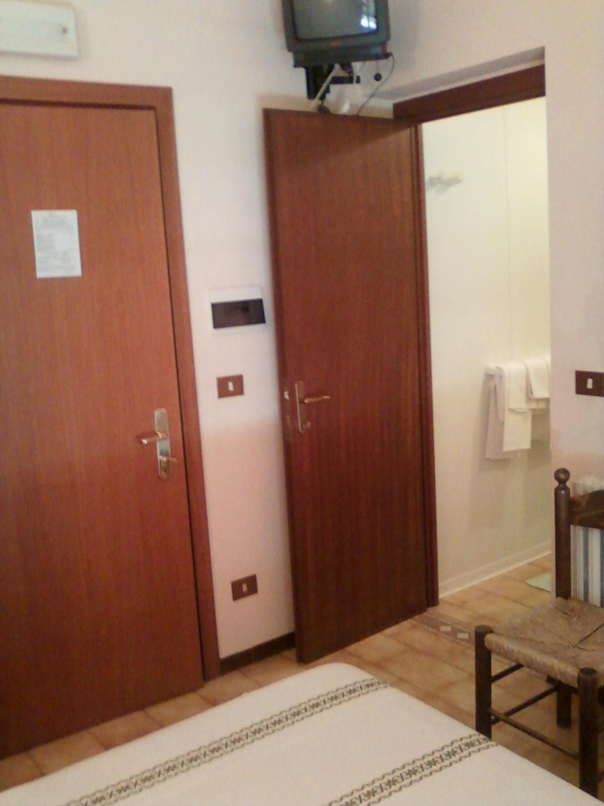 Rivodutri Albergo-Ristorante"Parco Alle Noci"Tra La Cascata Delle Marmore,Labro E Valle Santa Di S Francesco מראה חיצוני תמונה