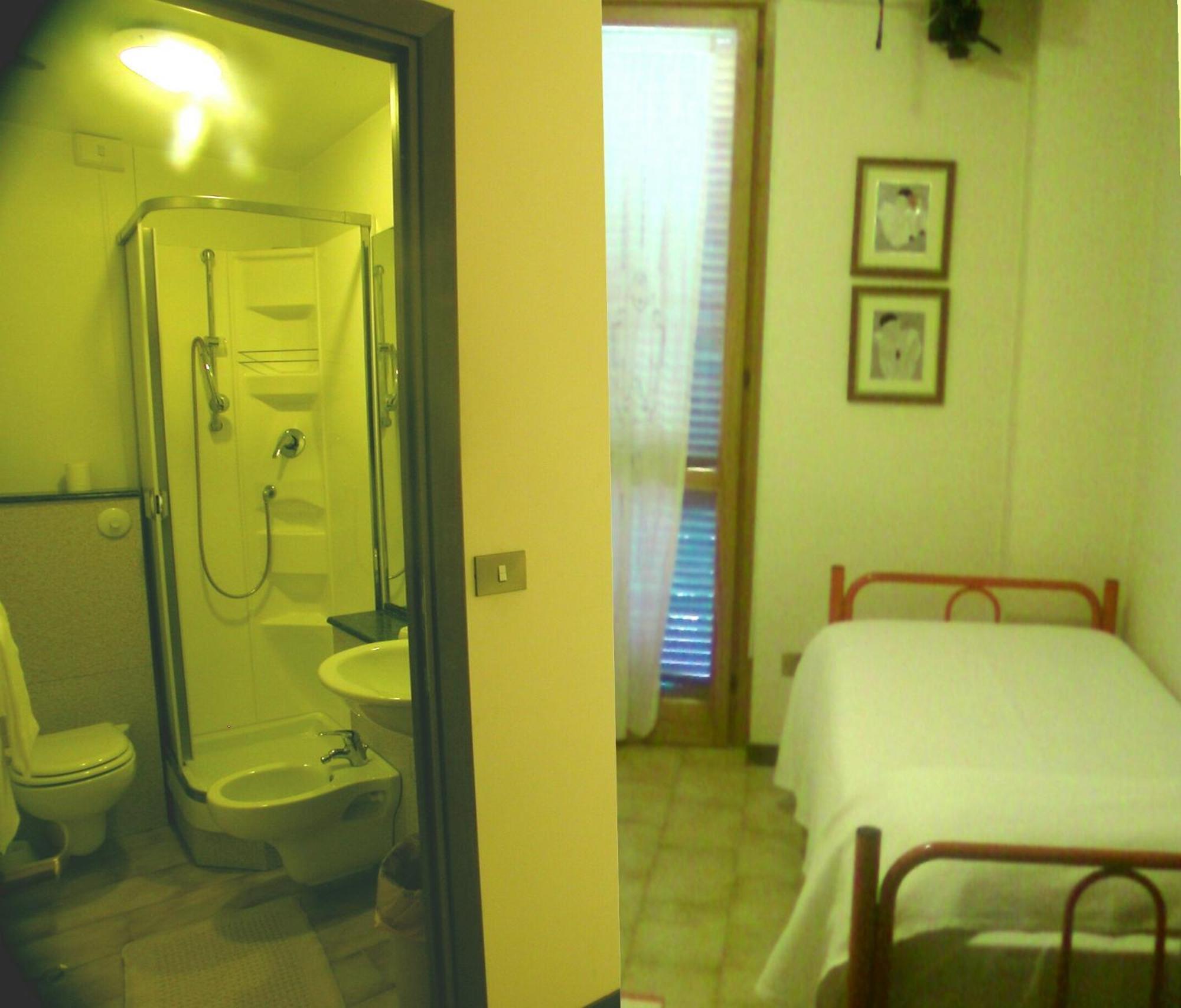 Rivodutri Albergo-Ristorante"Parco Alle Noci"Tra La Cascata Delle Marmore,Labro E Valle Santa Di S Francesco מראה חיצוני תמונה